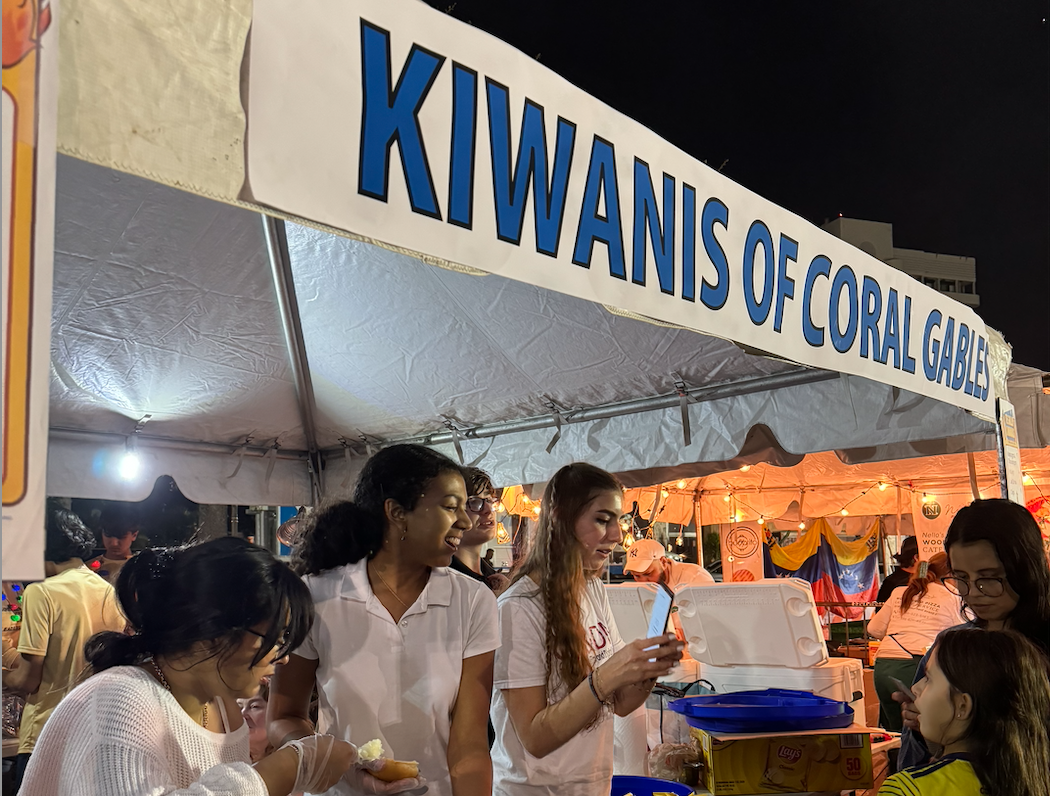 Best Buddies and Key Club Board Members served food at the annual Coral Gables Tree Lighting Ceremony. Fundraising for the Kiwanis Organization's local chapter in Miami. 